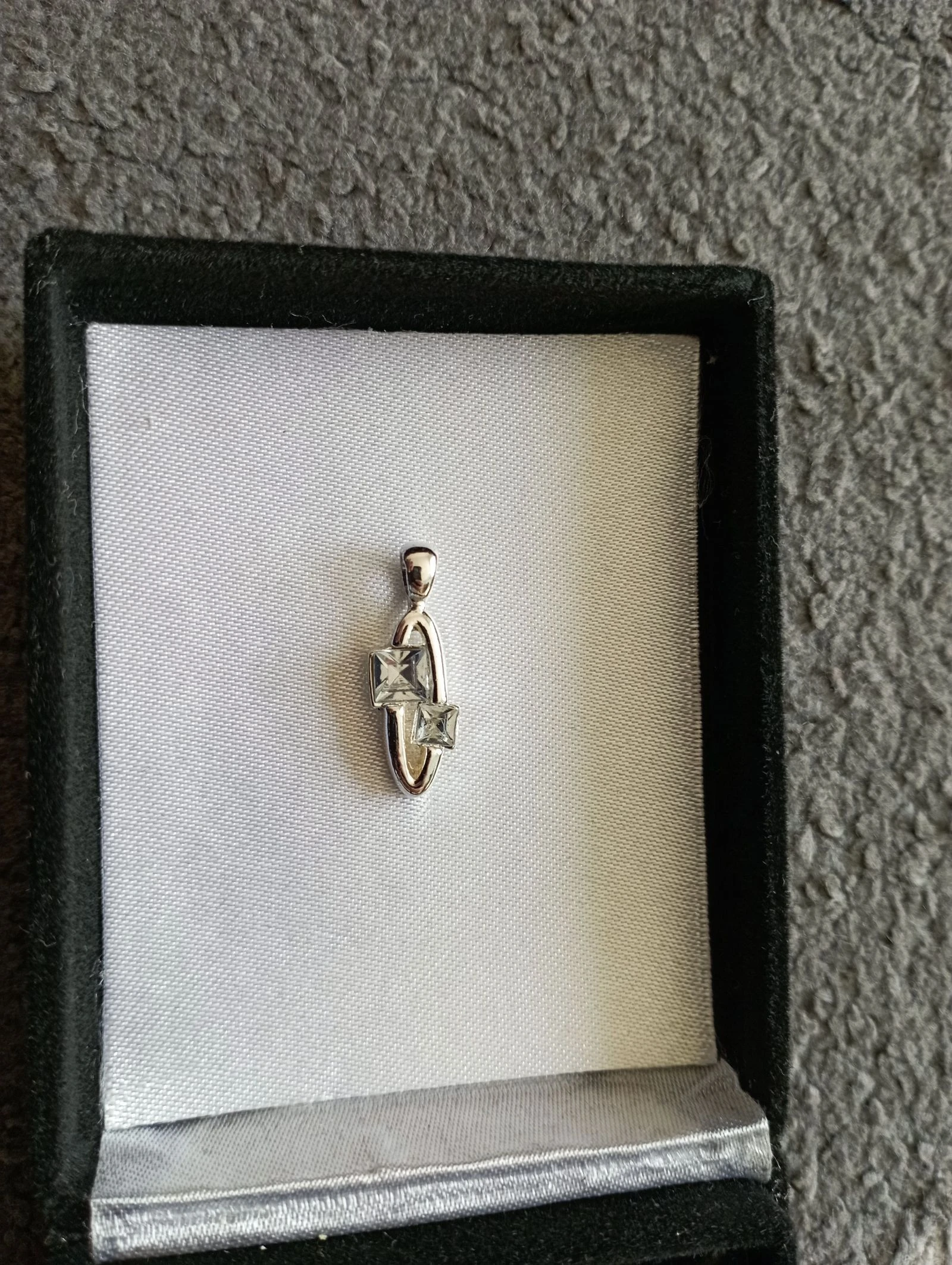 Anillo y colgante de bisutería – photo 7